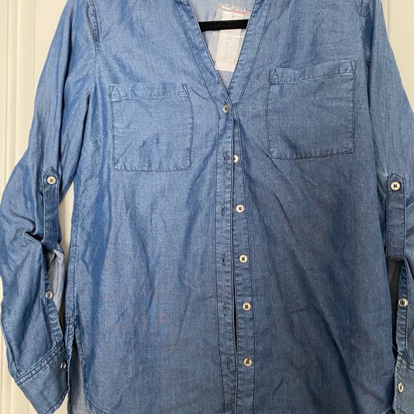 NWT New York & Company Split Back Graphic Blouse in Indigo Blue Size Small - Picture 3 of 13